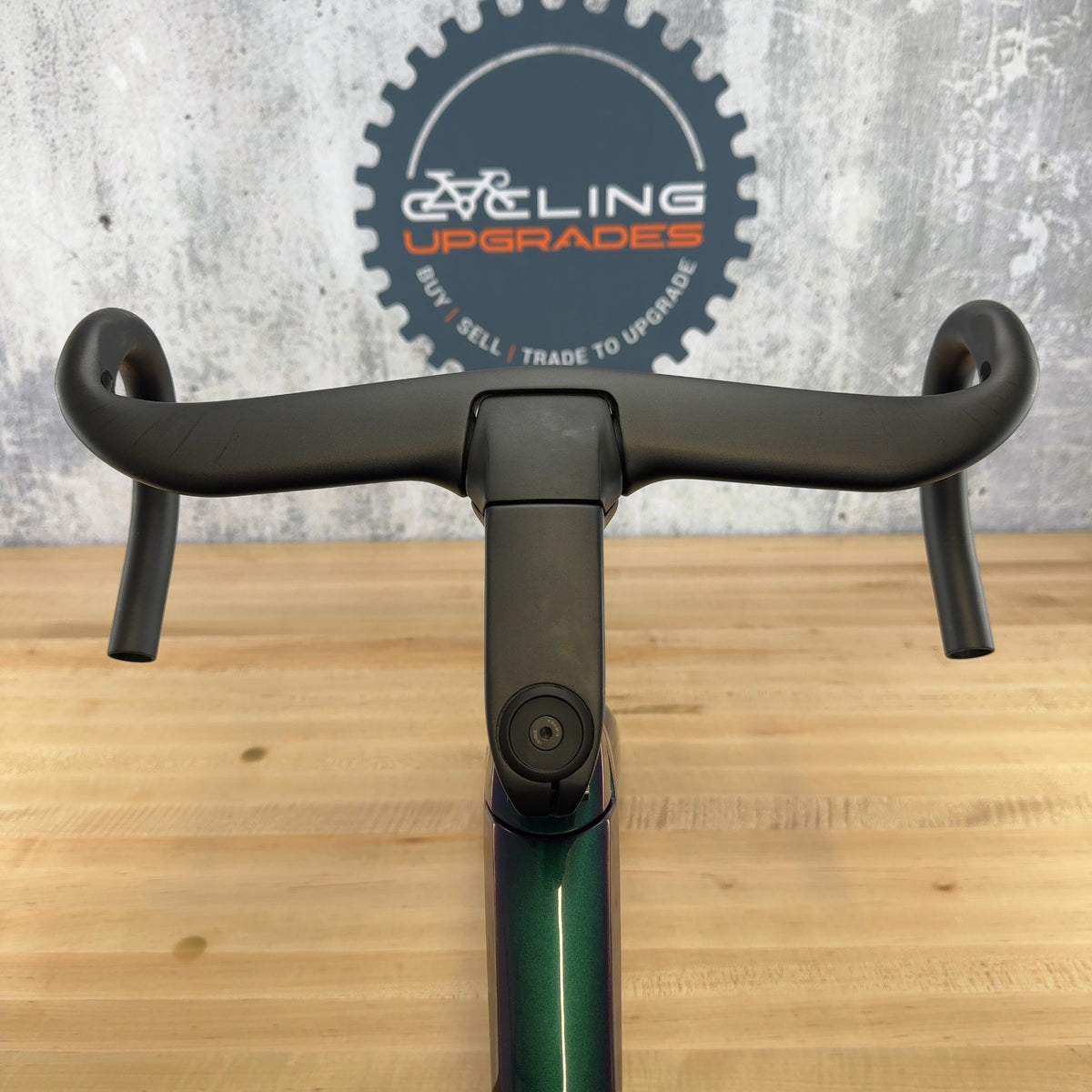 Light Use! 2022 Trek Madone SLR Gen 6 58cm Disc Brake 800 OCLV Carbon Frameset