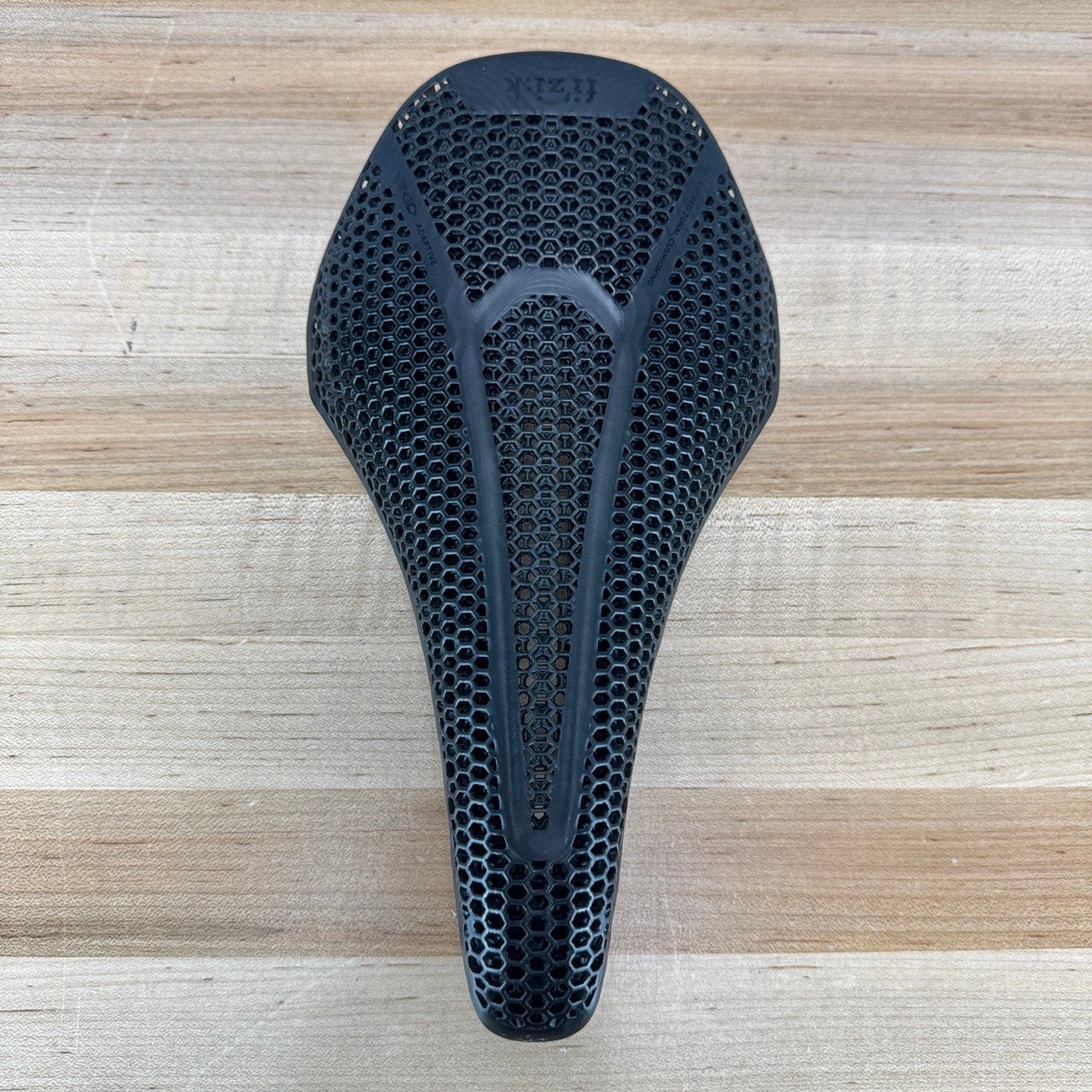 Light Use! Fizik Vento Argo Adaptive 00 7x9mm Mobius Carbon Rails 140mm Saddle