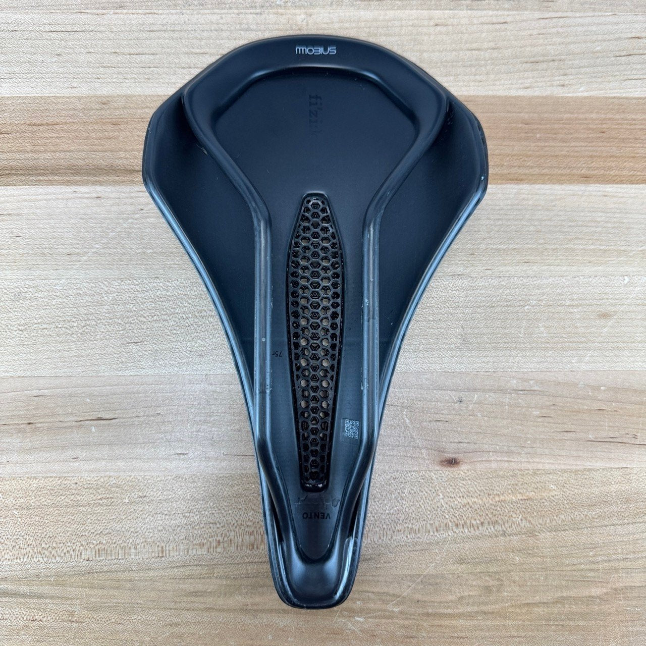 Light Use! Fizik Vento Argo Adaptive 00 7x9mm Mobius Carbon Rails 140mm Saddle