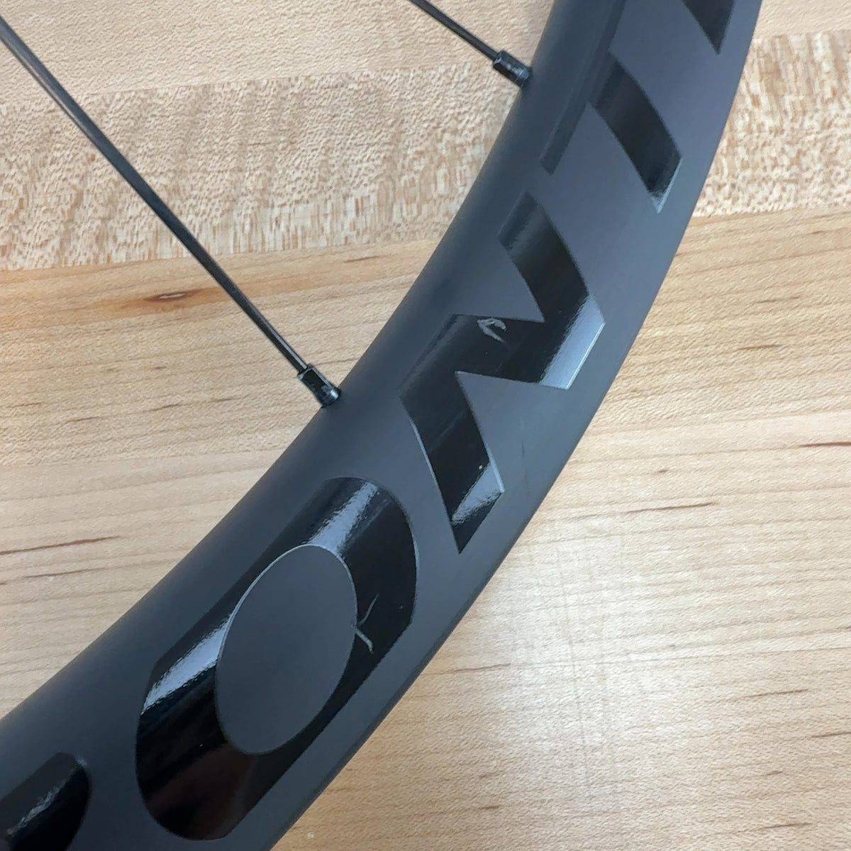 Light Use! 2023 Bontrager Aeolus Pro 3V Carbon Gravel Bike Wheelset 700c 1691g — photo 9 of 10