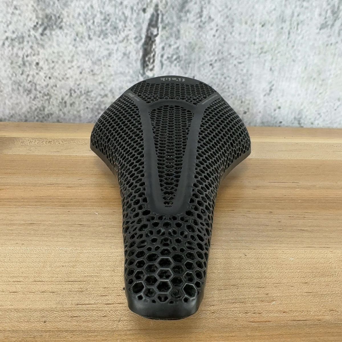 Light Use! Fizik Vento Argo R3 Adaptive 140mm Kuim Rails 3D Printed Saddle 230g