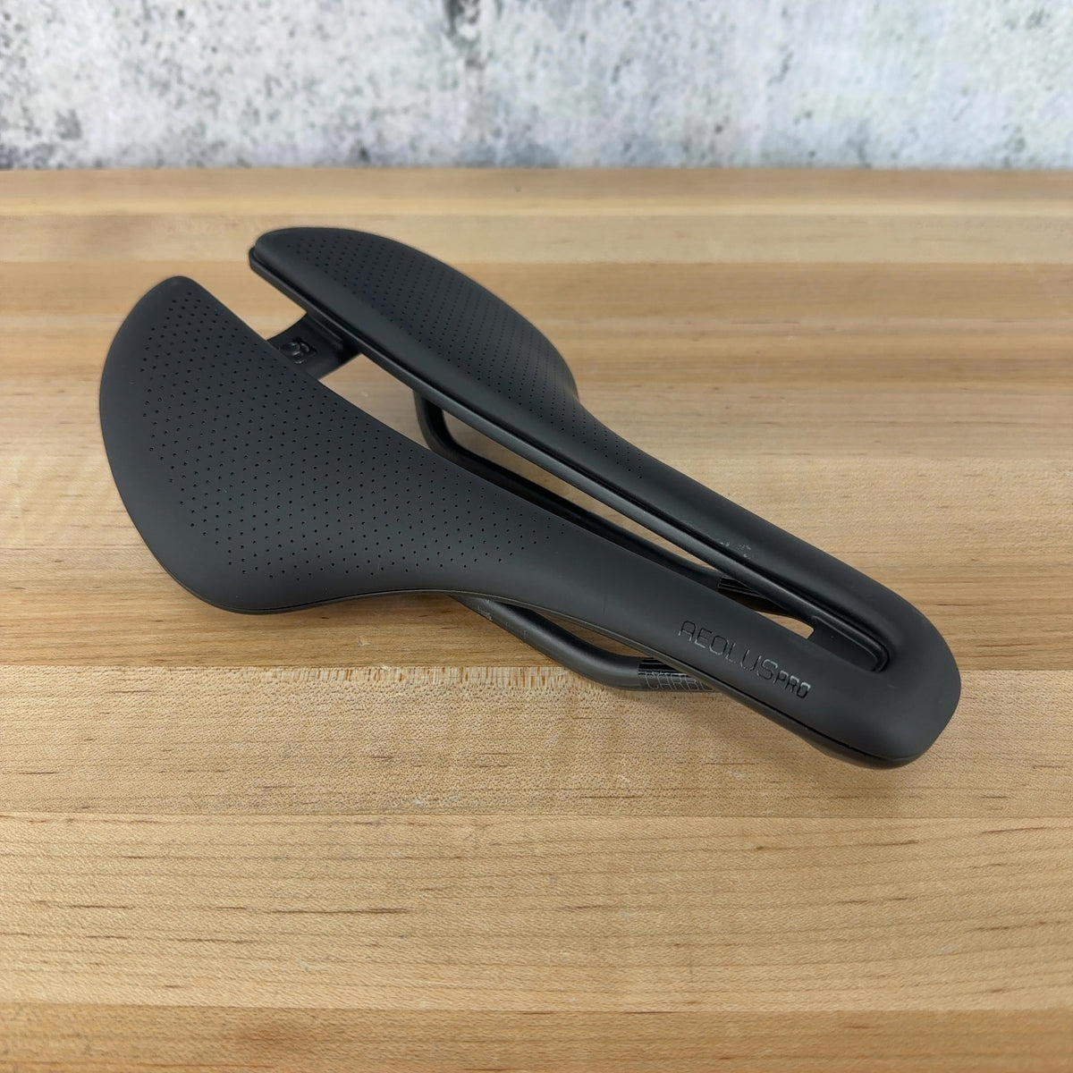 Light Use! Bontrager Aeolus Pro 155mm 7x9mm Carbon Rails Bike Saddle 180g