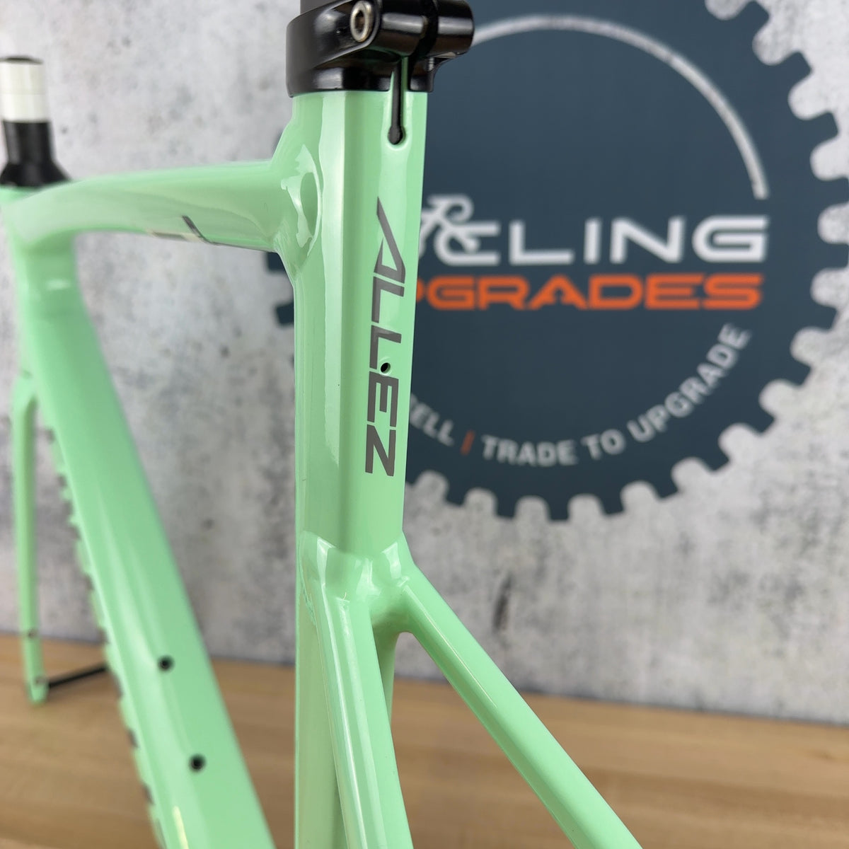 Mint! Specialized Allez Sprint 56cm Gloss Oasis Alloy Road Bike Frameset 700c — photo 7 of 11