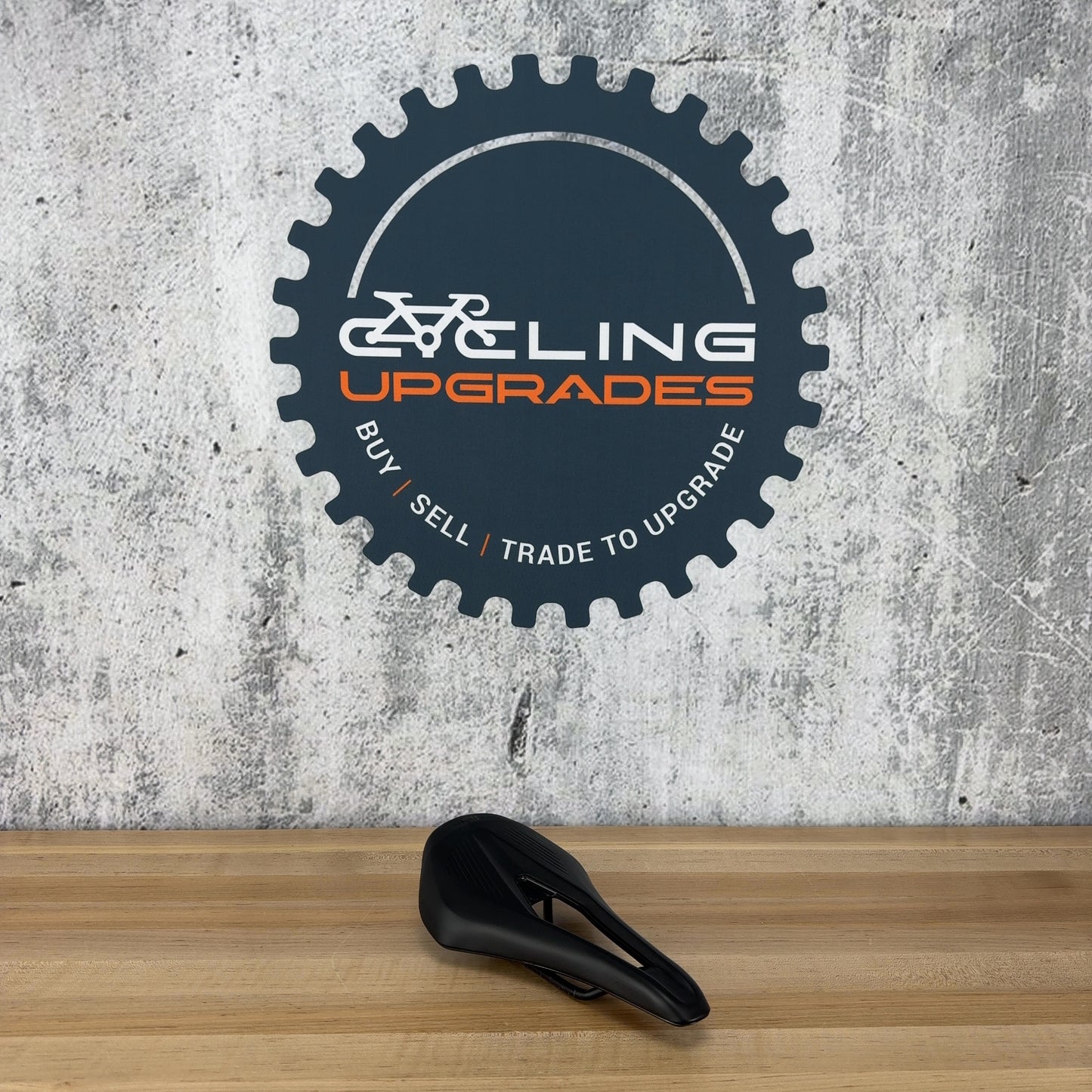 Low Mile! Fizik Argo Vento R3 140mm Saddle