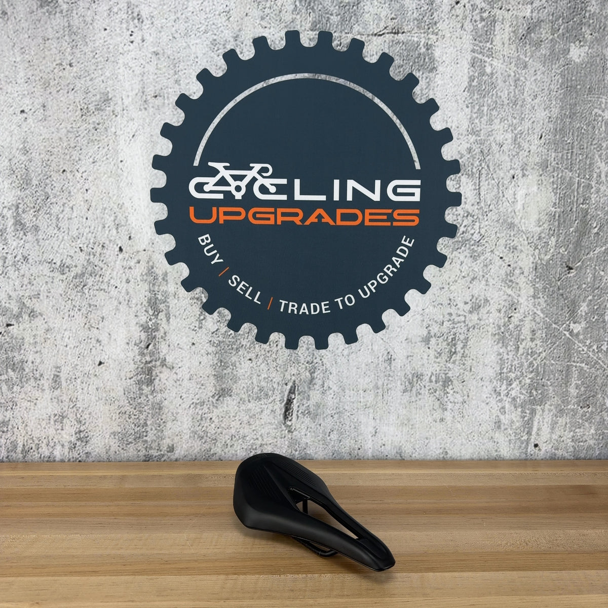 Low Mile! Fizik Argo Vento R3 140mm Saddle