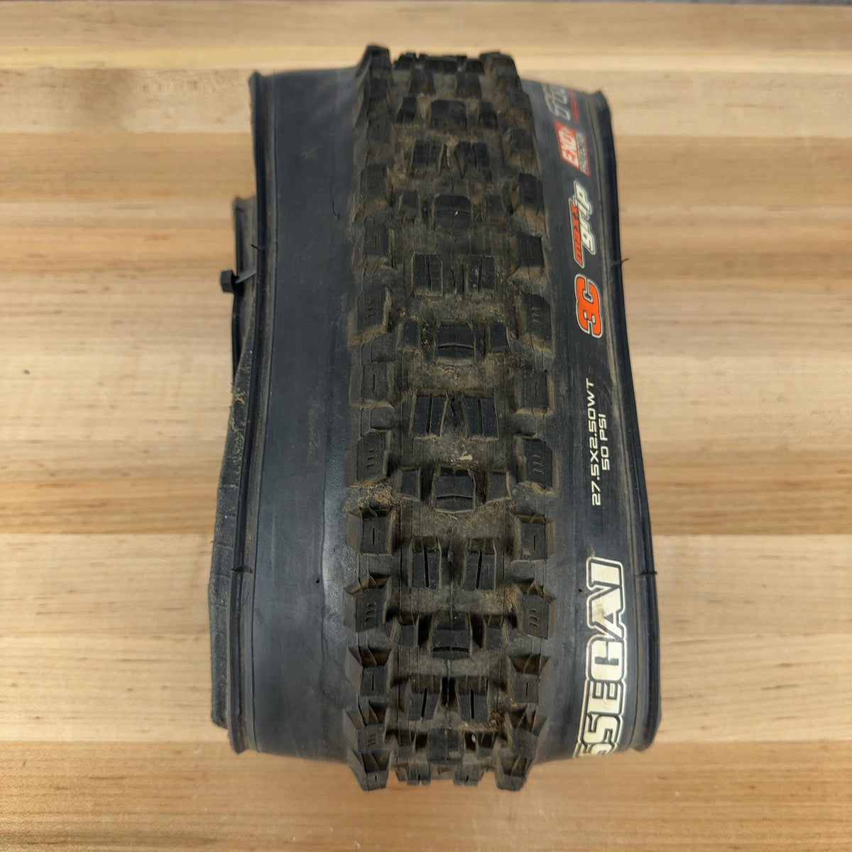 Maxxis Assegai 27.5x2.5 WT Tubeless EXO+ MaxxGrip 3C Single MTB Bike Tire — photo 3 of 5