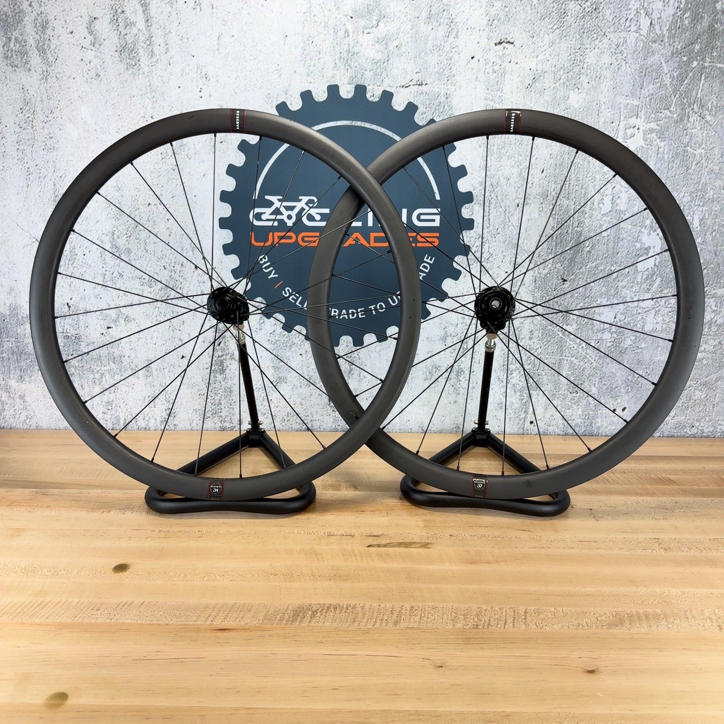Low Mile! 2022 Reserve 34|37 Zipp ZR1 Hubs Carbon Disc Brake Zipp ZR1 Wheelset
