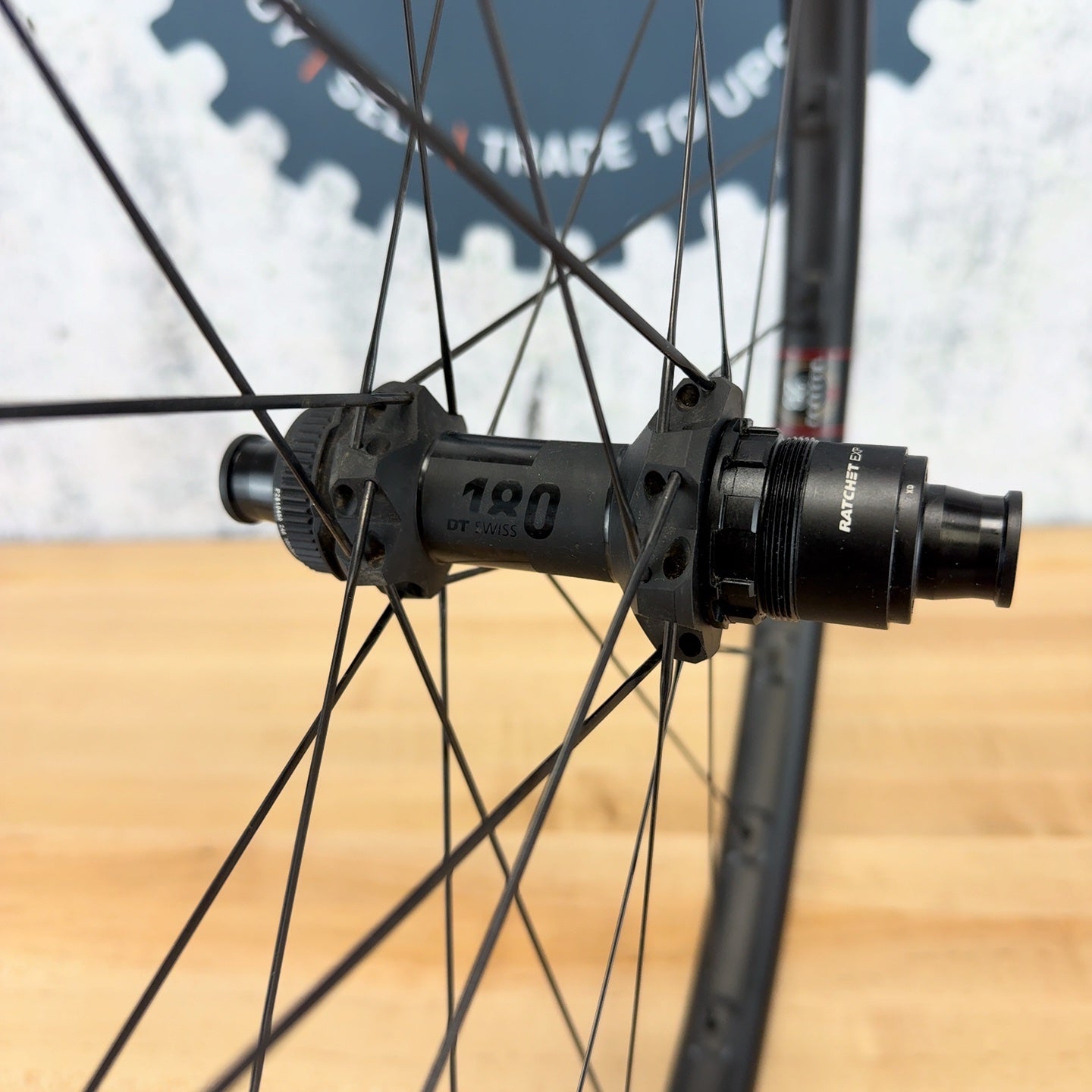 Light Use! Reserve 28|XC Carbon Disc Brake 29" Boost DT Swiss 180 Ceramic Wheelset