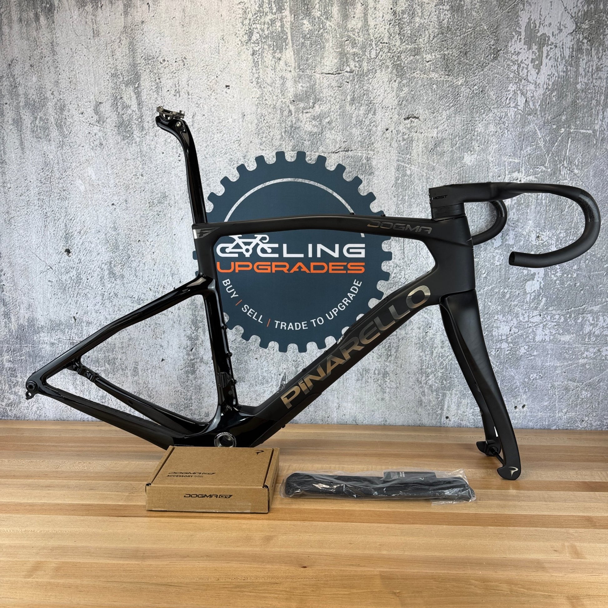 Light Use! 2026 Pinarello Dogma GR 530 Black on Black Carbon Frameset