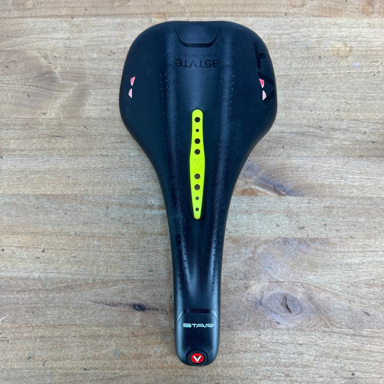 Astute Pilargo Star Carbonio 140mm 7x9mm Carbon Rail Bike Saddle 217g
