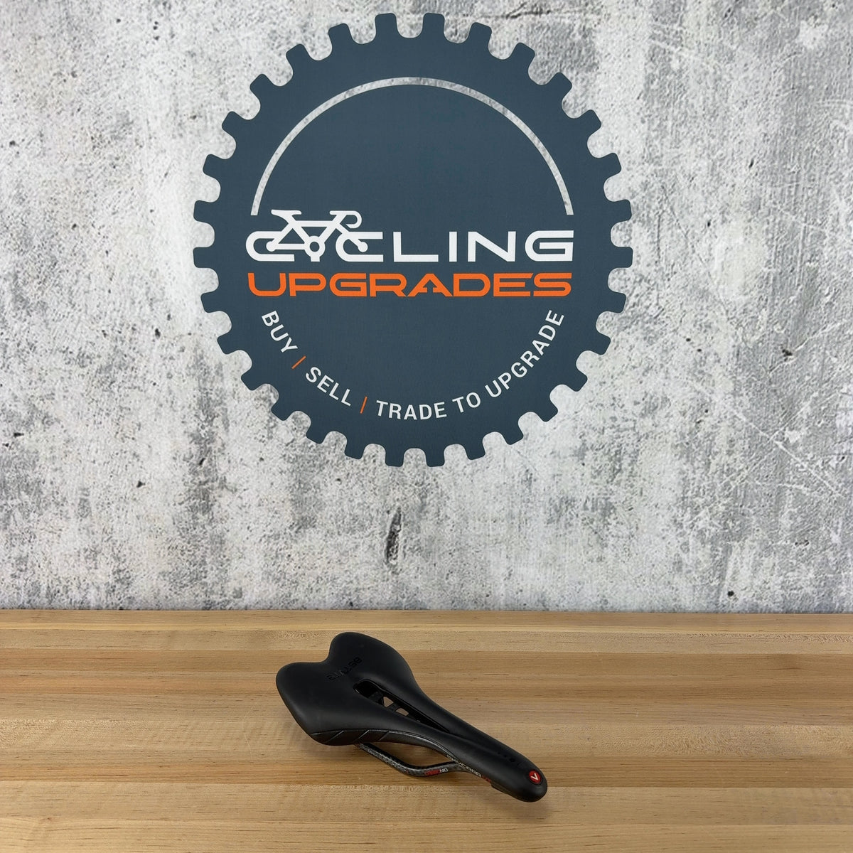 New! Astute Skycarb VT 135mm Black Carbon Bike Saddle 180g — photo 2 of 6