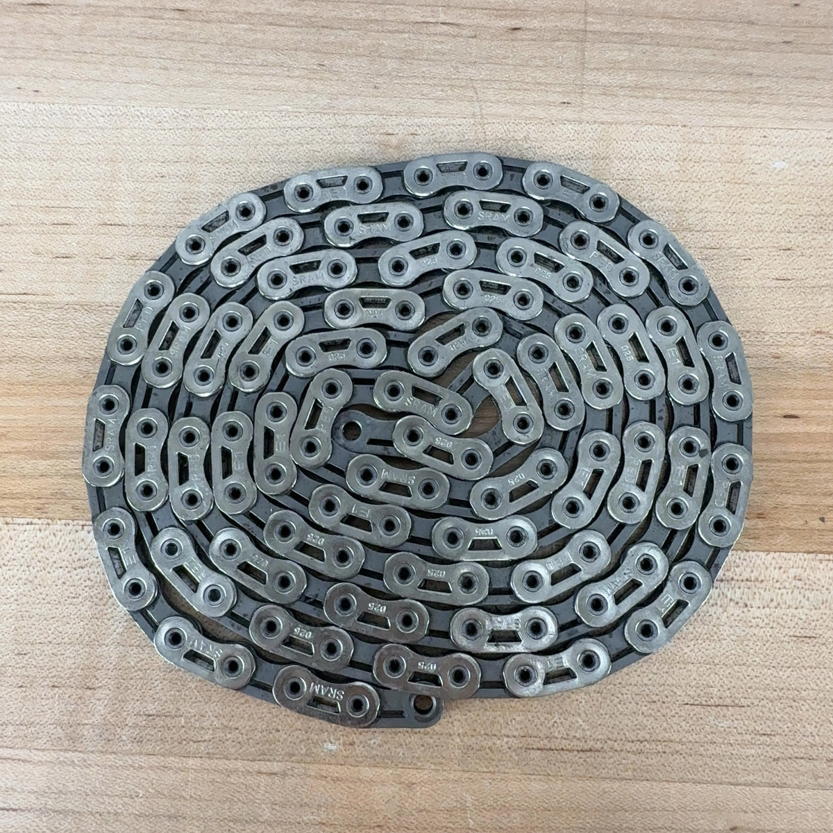 SRAM Red AXS Flattop E1 PowerLock Silver 116 Links Bike Chain With Master Link — photo 3 of 5