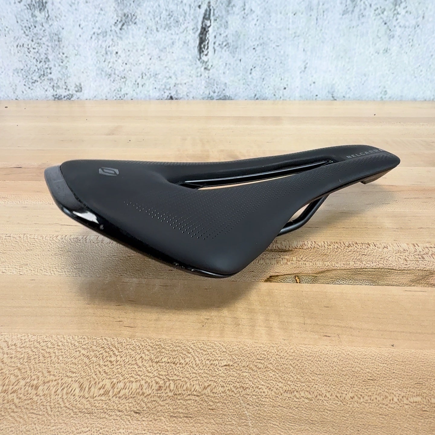 Syncros Belcarra V1.5 Cut Out 140mm Hollow-Ti Rails Bike Saddle 218g