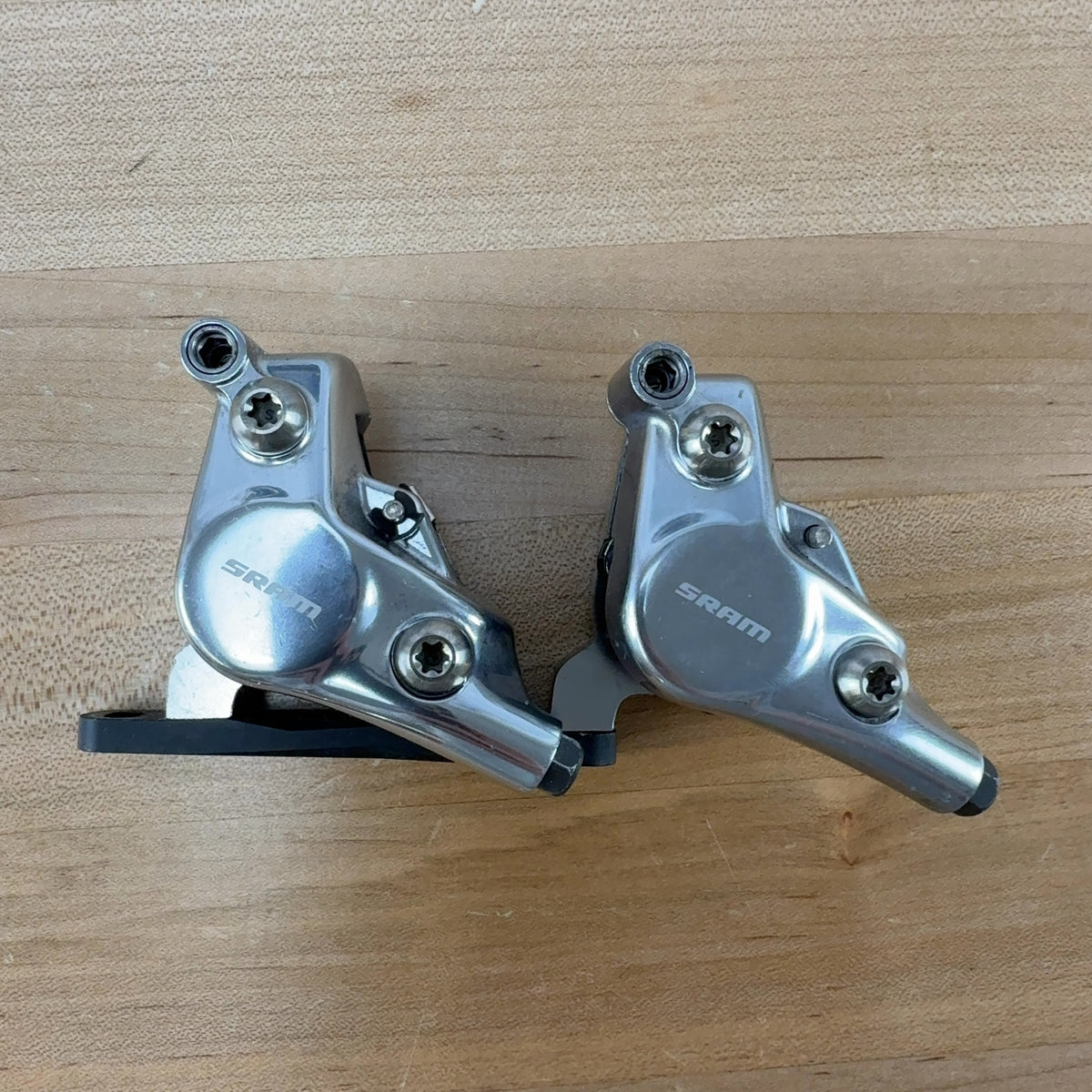 SRAM Red AXS D1 Silver Hydraulic Disc Brake Calipers 242g w/ Adapter & Pads