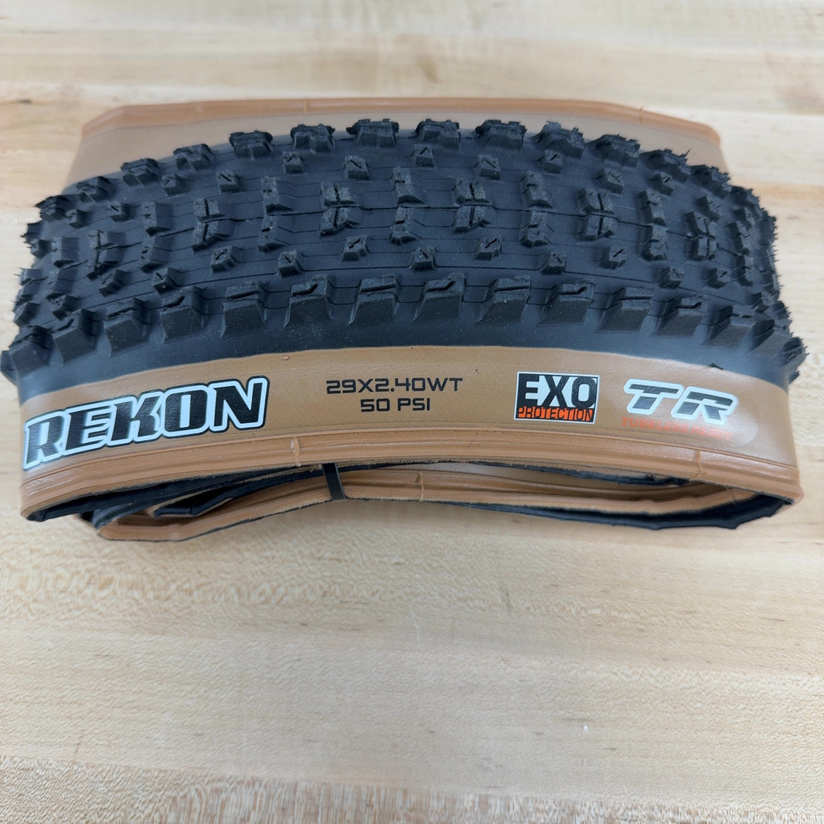 New Take Off! Maxxis Rekon 29x2.40WT Tubeless Tanwall Single MTB Bike Tire — photo 5 of 5