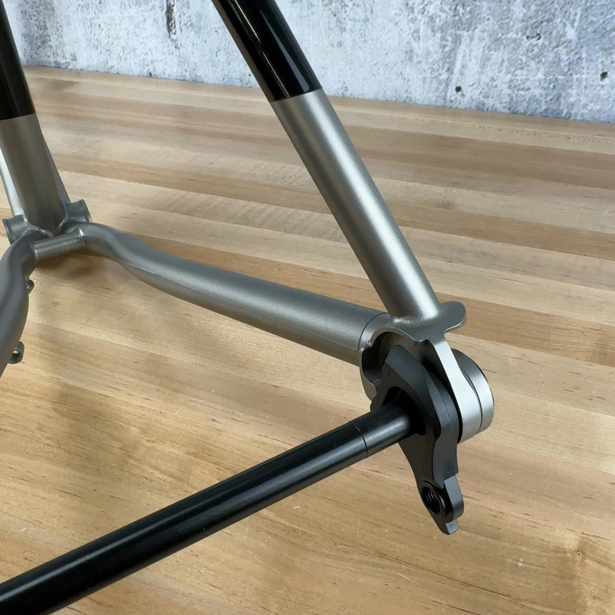 Low Mile! 2024 Mosaic GT-1 AR 59.7cm Titanium Columbus Futura Gravel Frameset — photo 8 of 17
