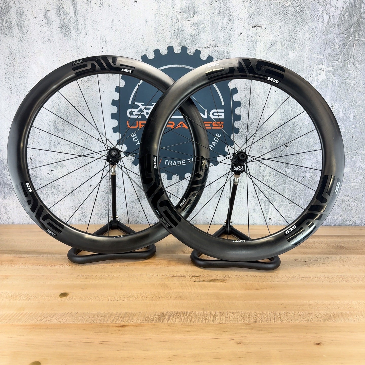 Low Mile! Enve SES 5.6 Carbon Disc Brake Hookless Tubeless DT Swiss 180 Ceramic Wheelset