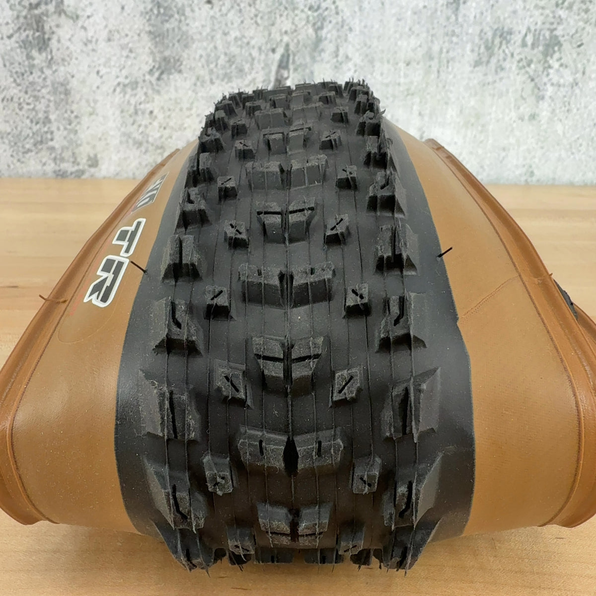 New Take Off! Maxxis Rekon 29x2.40WT Tubeless Tanwall Single MTB Bike Tire — photo 4 of 5