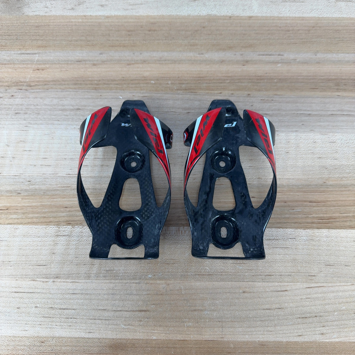 Light Use! Wiel Carbon Red Bike Pair Water Bottle Cages 52g