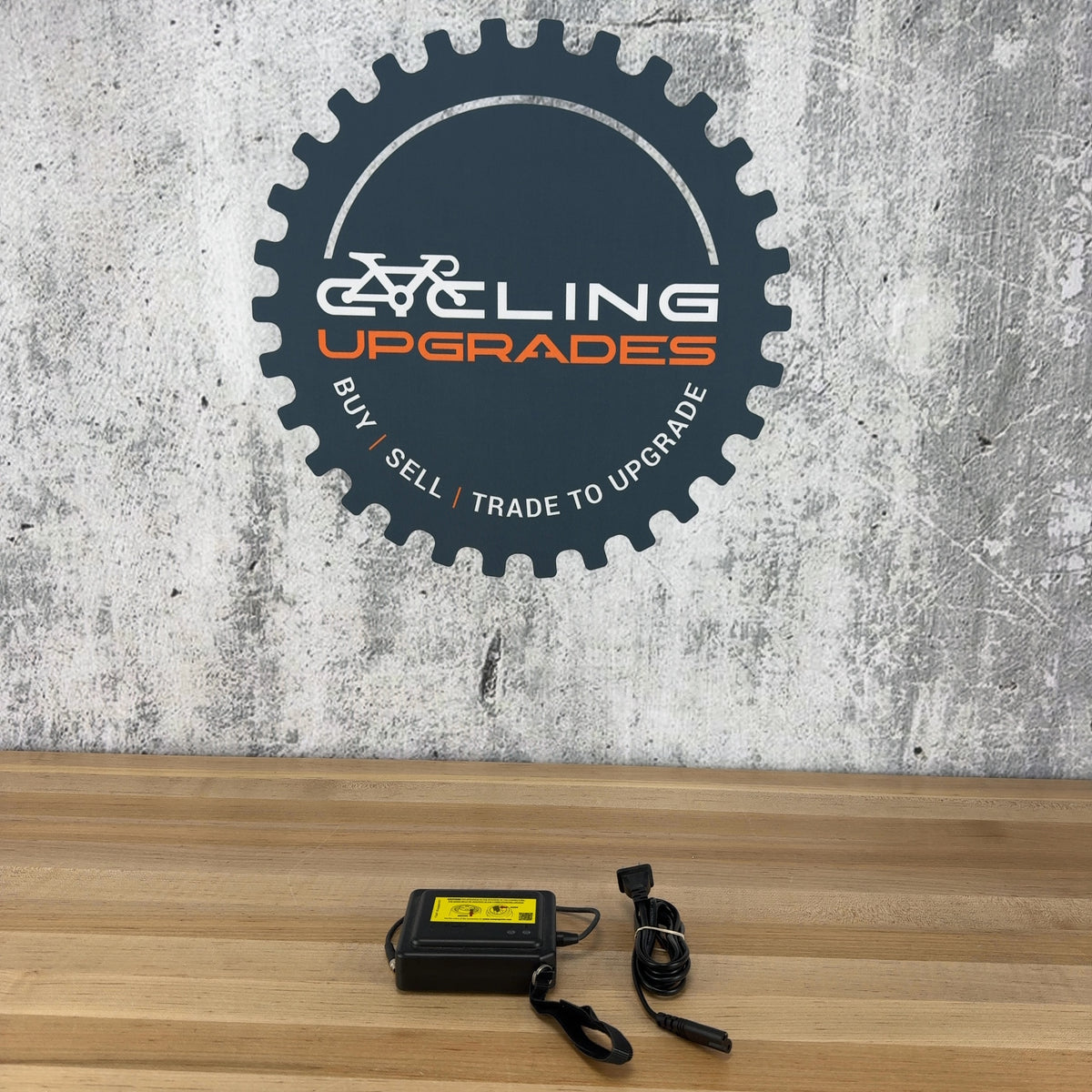 New! Campagnolo Charger AC19-BCEPS Other Bicycle Electronics