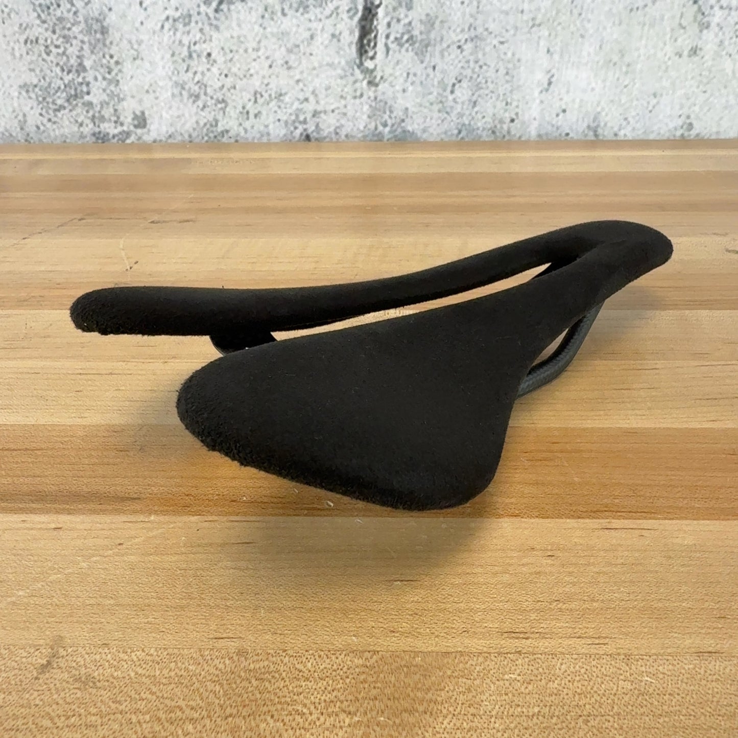 Low Mile! Berk Lupina Short 132mm Alcantara Black Carbon Bike Saddle 93g