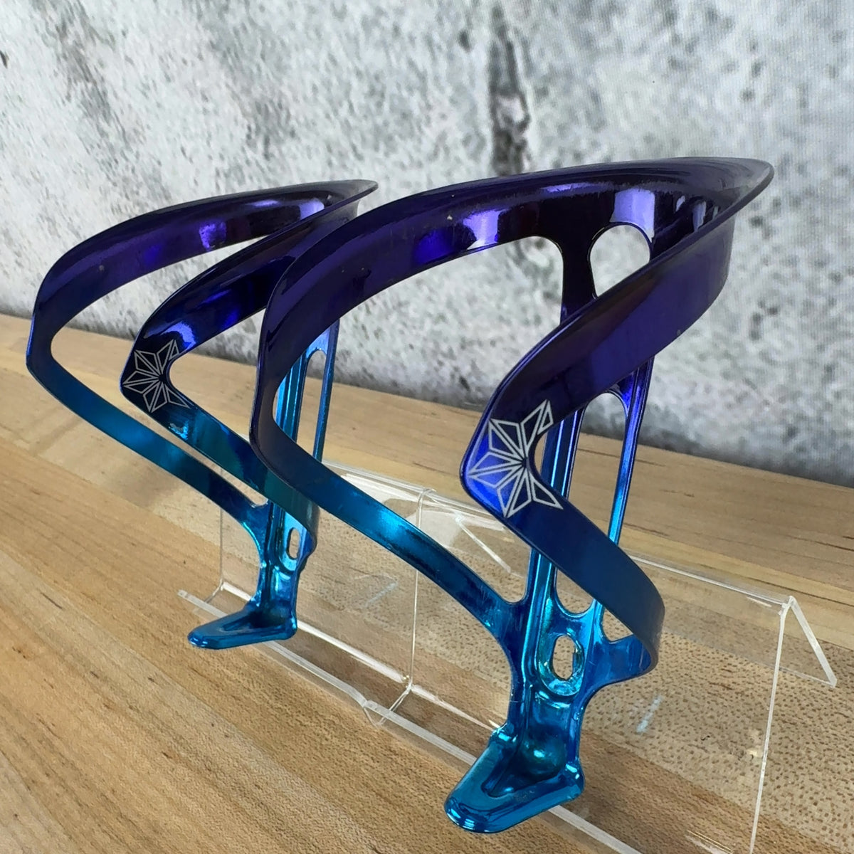Light Use! Supacaz Fly Cage Ano Maui Blue/Purple Cycling Water Bottle Cages 48g — photo 4 of 5