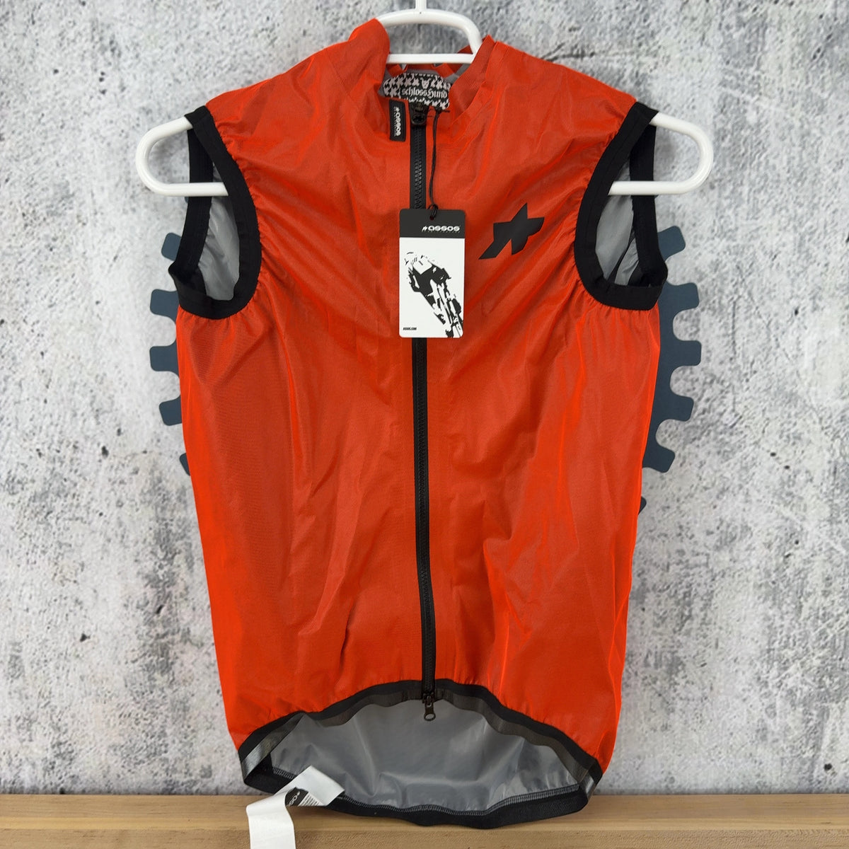 New! Assos Equip RS Rain S9 Medium Propeller Orange Cycling Vest MSRP $285