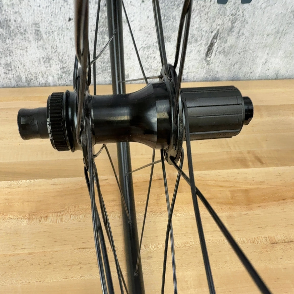 New Take Off! DT Swiss R470 Alloy Centerlock 700c Tubeless Bike Wheelset 1890g — photo 5 of 9