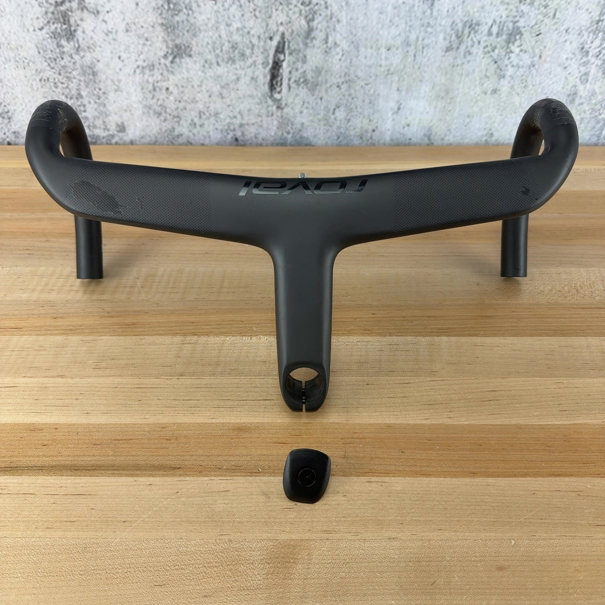 Light Use! Roval Rapide Cockpit 40cm x 135mm Carbon Integrated Handlebar 341g — photo 1 of 15
