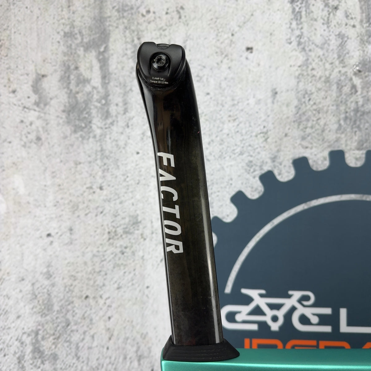 Low Mile! 2025 Factor Monza 52cm Carbon Disc Steel Green UDH Frameset 2750g — photo 6 of 18