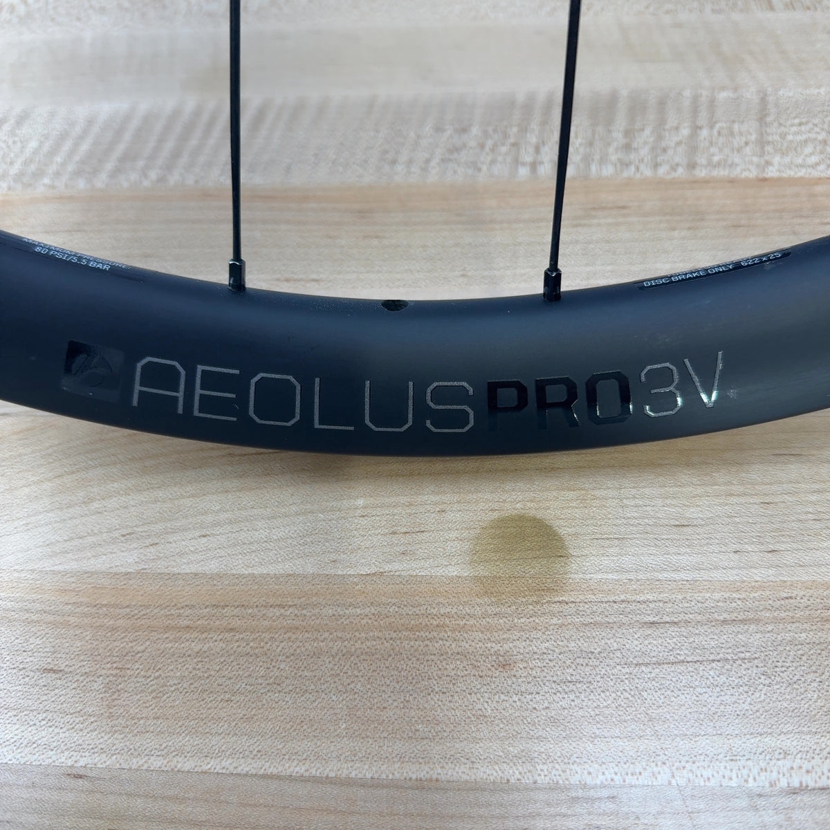 Light Use! 2023 Bontrager Aeolus Pro 3V Carbon Gravel Bike Wheelset 700c 1691g — photo 3 of 10