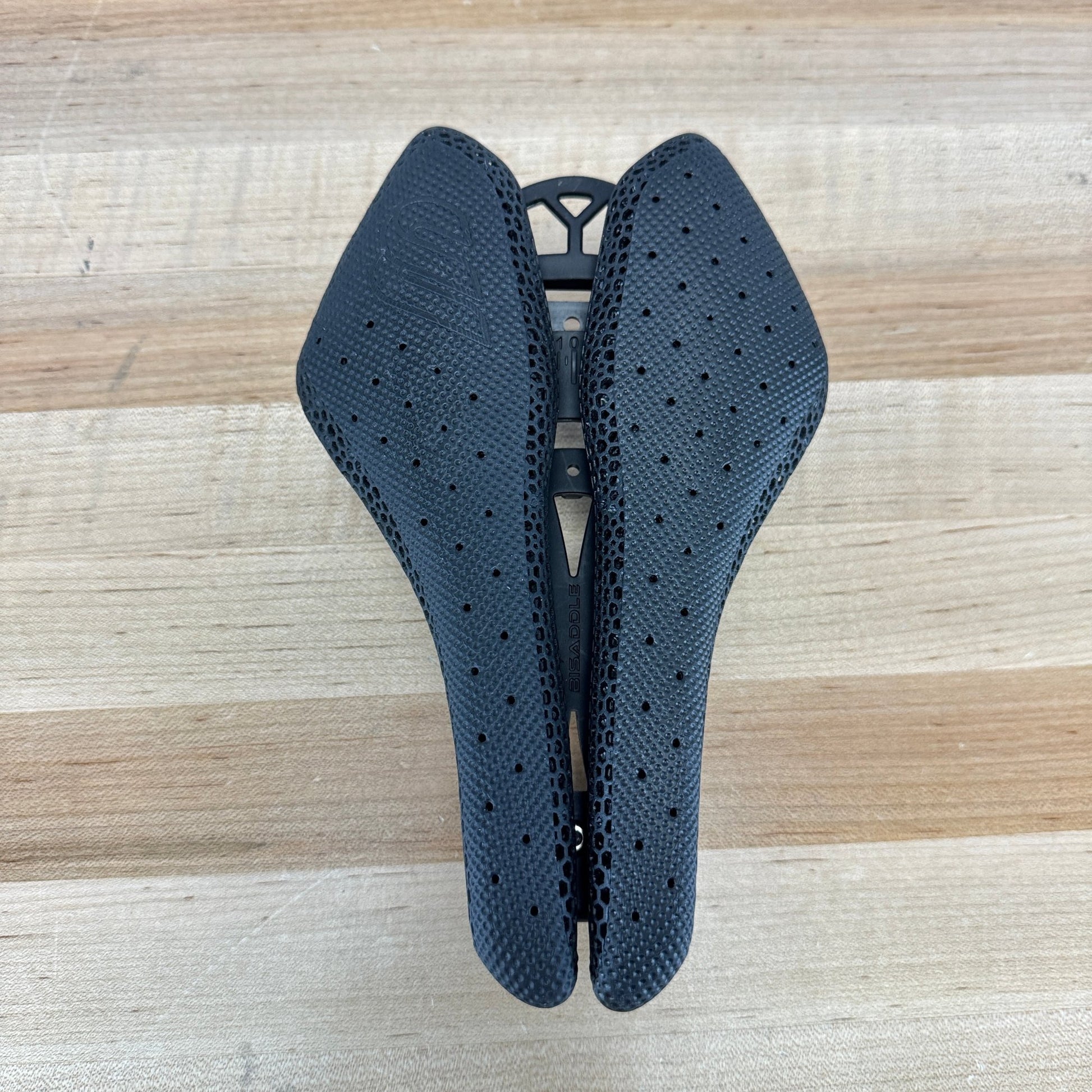 New! BiSaddle 3D Hurricane Pro Carbon Fiber Oval Adjustable Saddle MSRP $489.99
