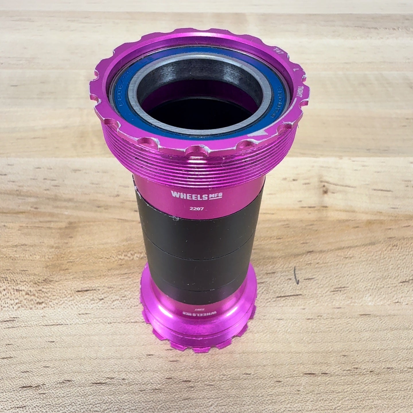Low Mile! Wheels Manufacturing T47/86 Inboard DUB Abec-3 Pink Bottom Bracket