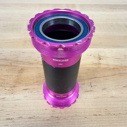 Low Mile! Wheels Manufacturing T47/86 Inboard DUB Abec-3 Pink Bottom Bracket
