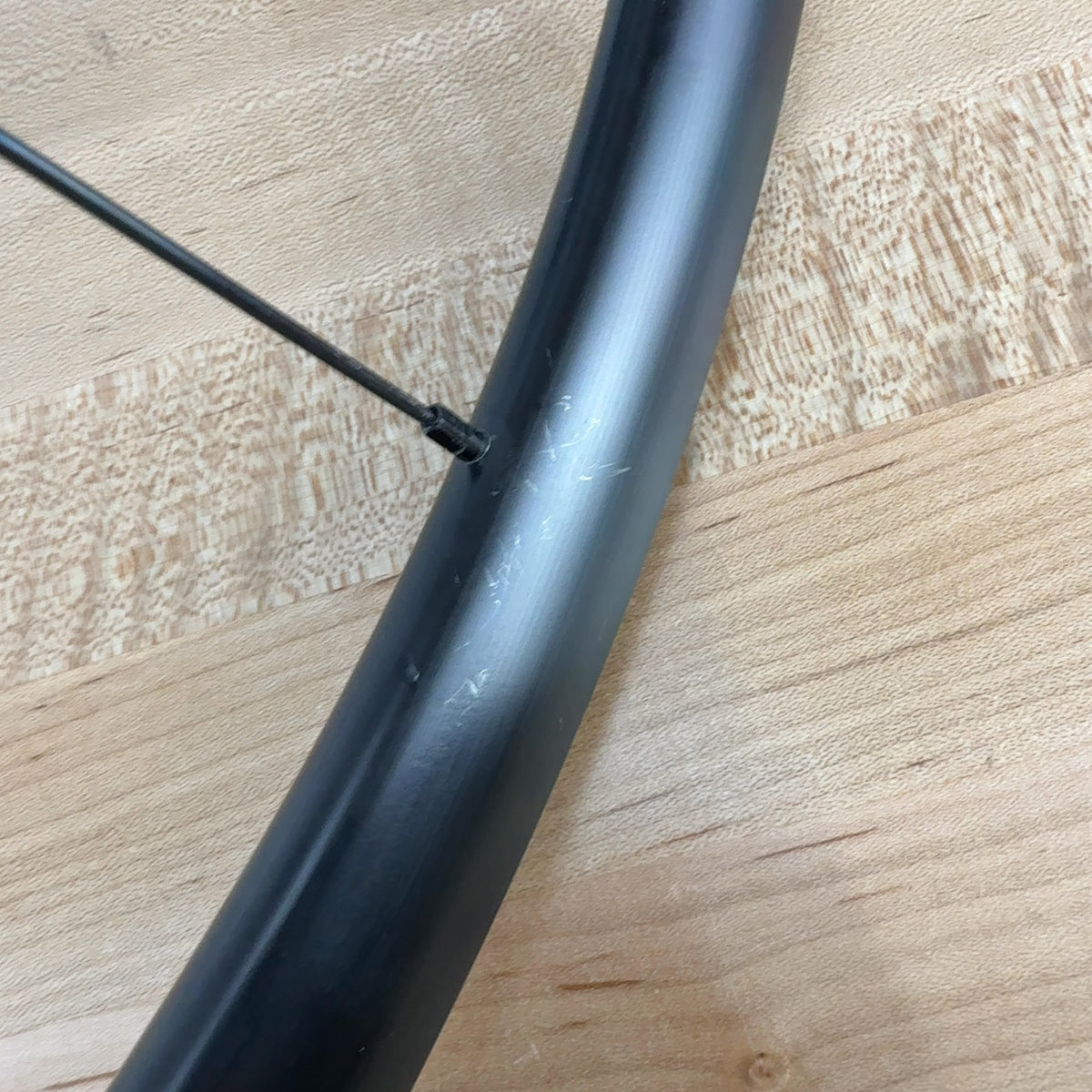 New Take Off! DT Swiss R470 Alloy Centerlock 700c Tubeless Bike Wheelset 1890g — photo 9 of 9