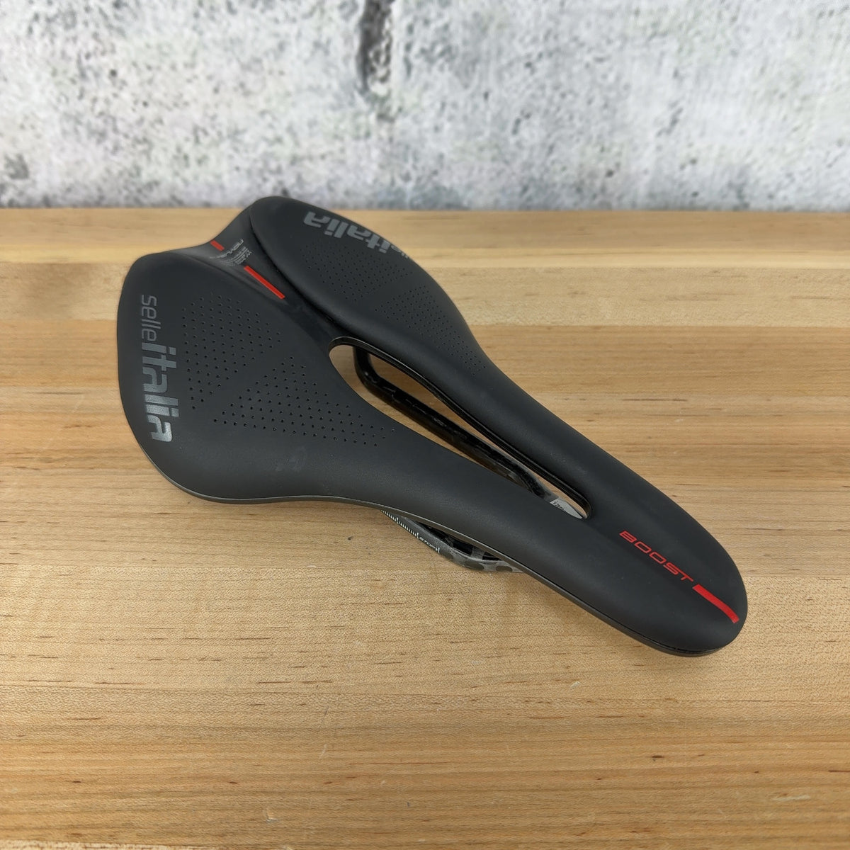 Light Use! Selle Italia Novus Boost EVO Kit Carbonio Superflow L3 145mm Saddle — photo 1 of 8