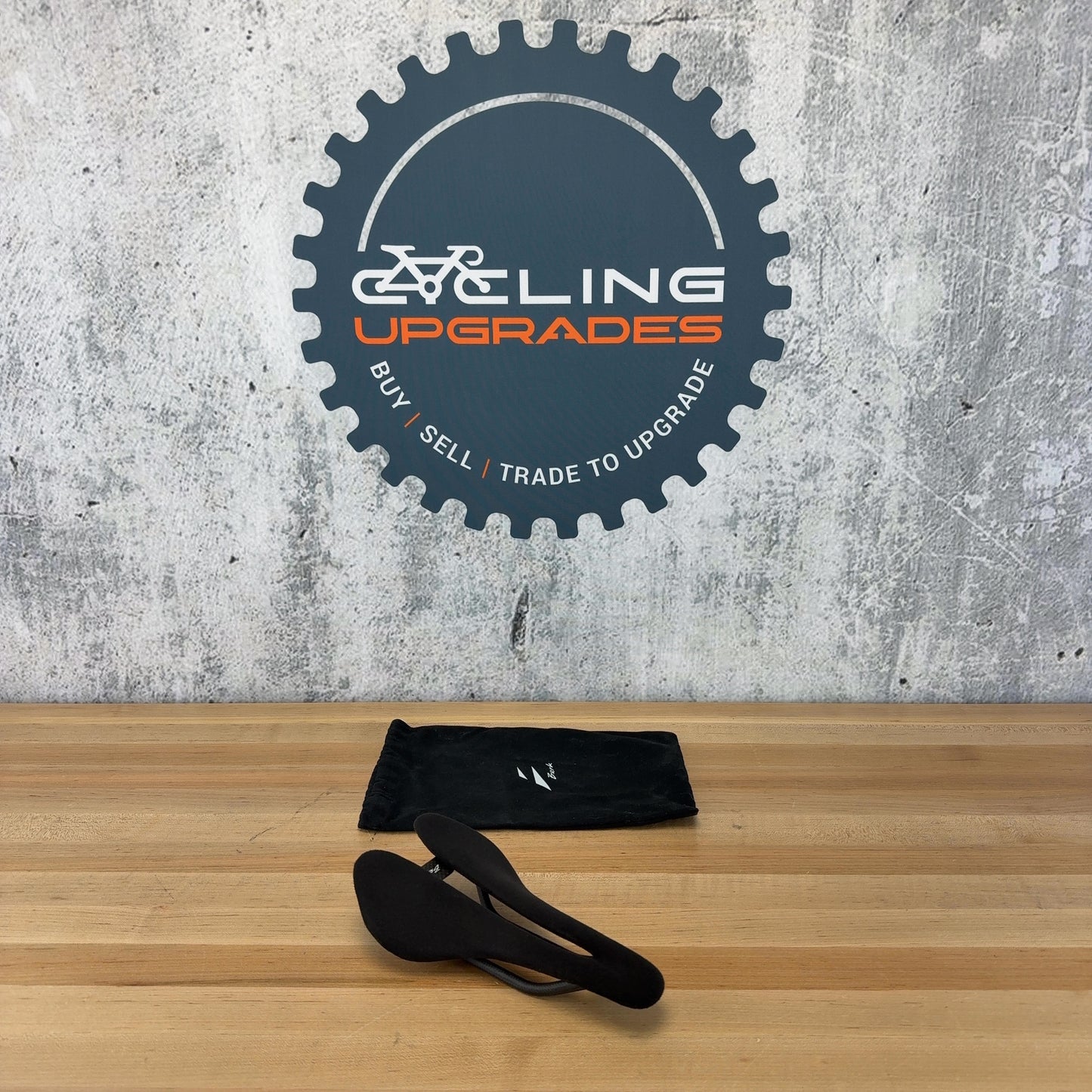 Low Mile! Berk Lupina Short 132mm Alcantara Black Carbon Bike Saddle 93g