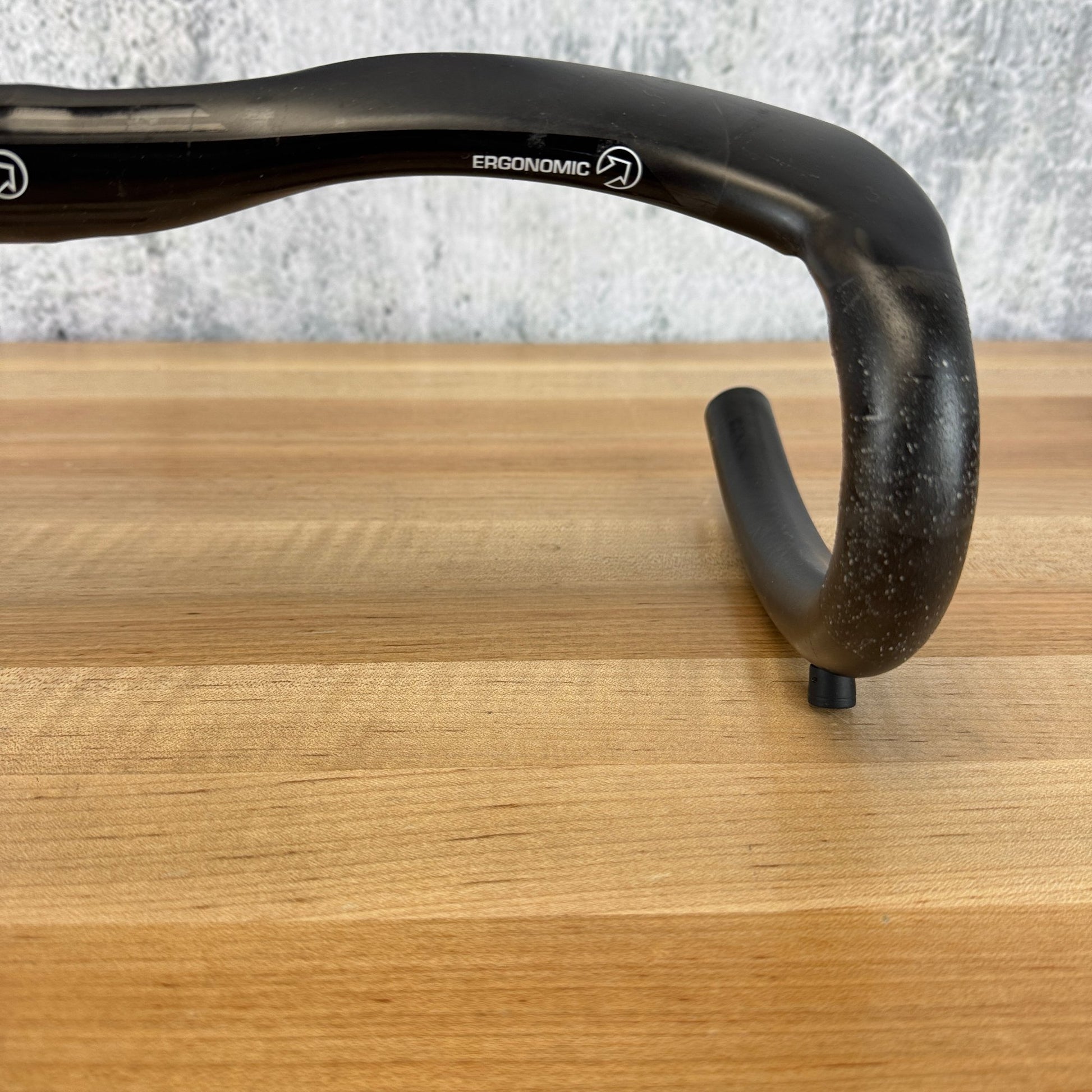 Low Mile! Shimano Pro PLT Ergo Carbon Handlebar