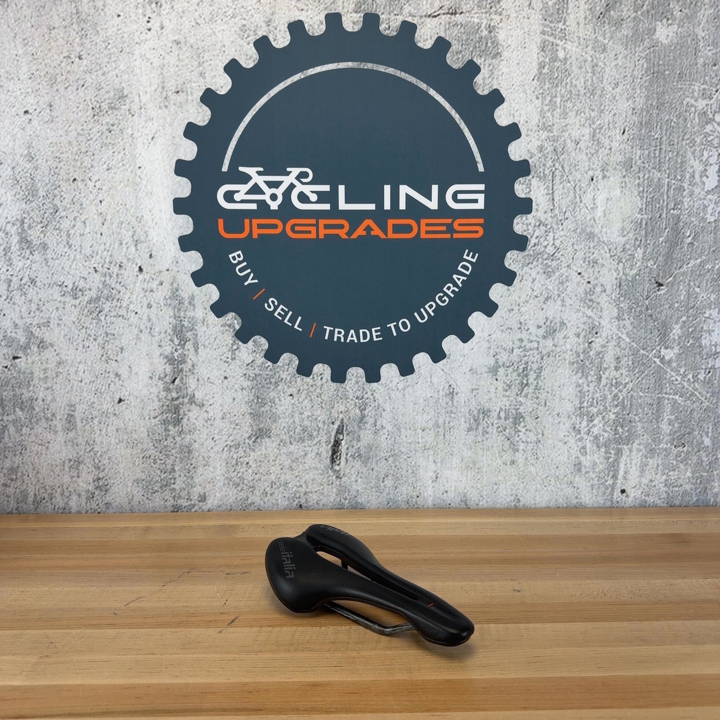 Low Mile! Selle Italia Flite Boost 7x9mm Oval Rails 135mm Bike Saddle 159g