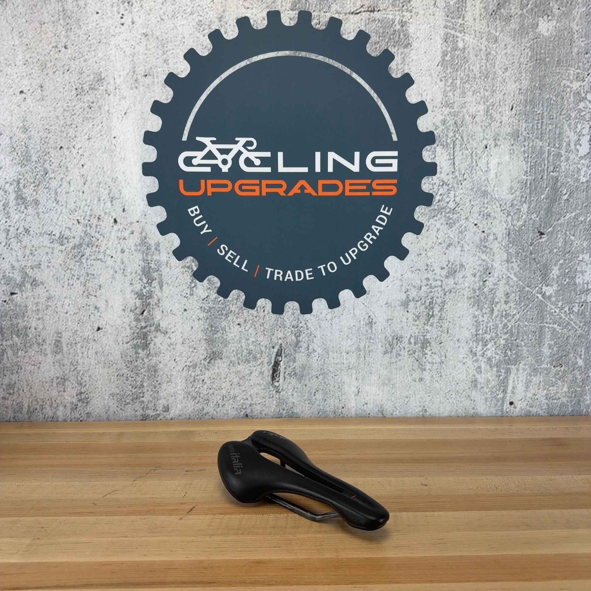Low Mile! Selle Italia Flite Boost 7x9mm Oval Rails 135mm Bike Saddle 159g