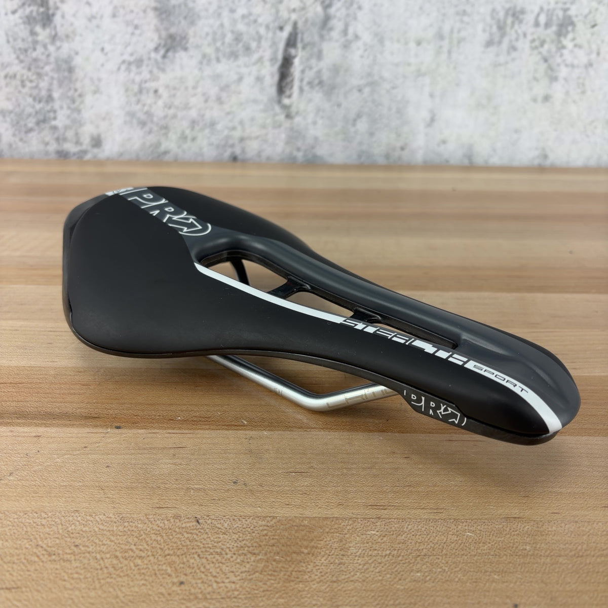 Low Mile! PRO Stealth Sport 142mm Saddle — photo 2 of 4