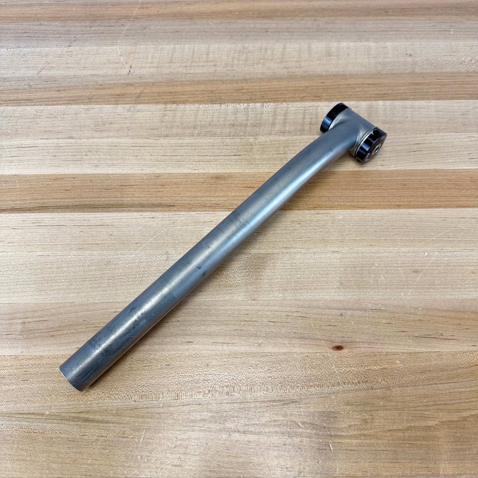 BinghamBuilt Sweetpost Layback 300mm x 27.2mm 20mm Offset Titanium Seatpost 225g