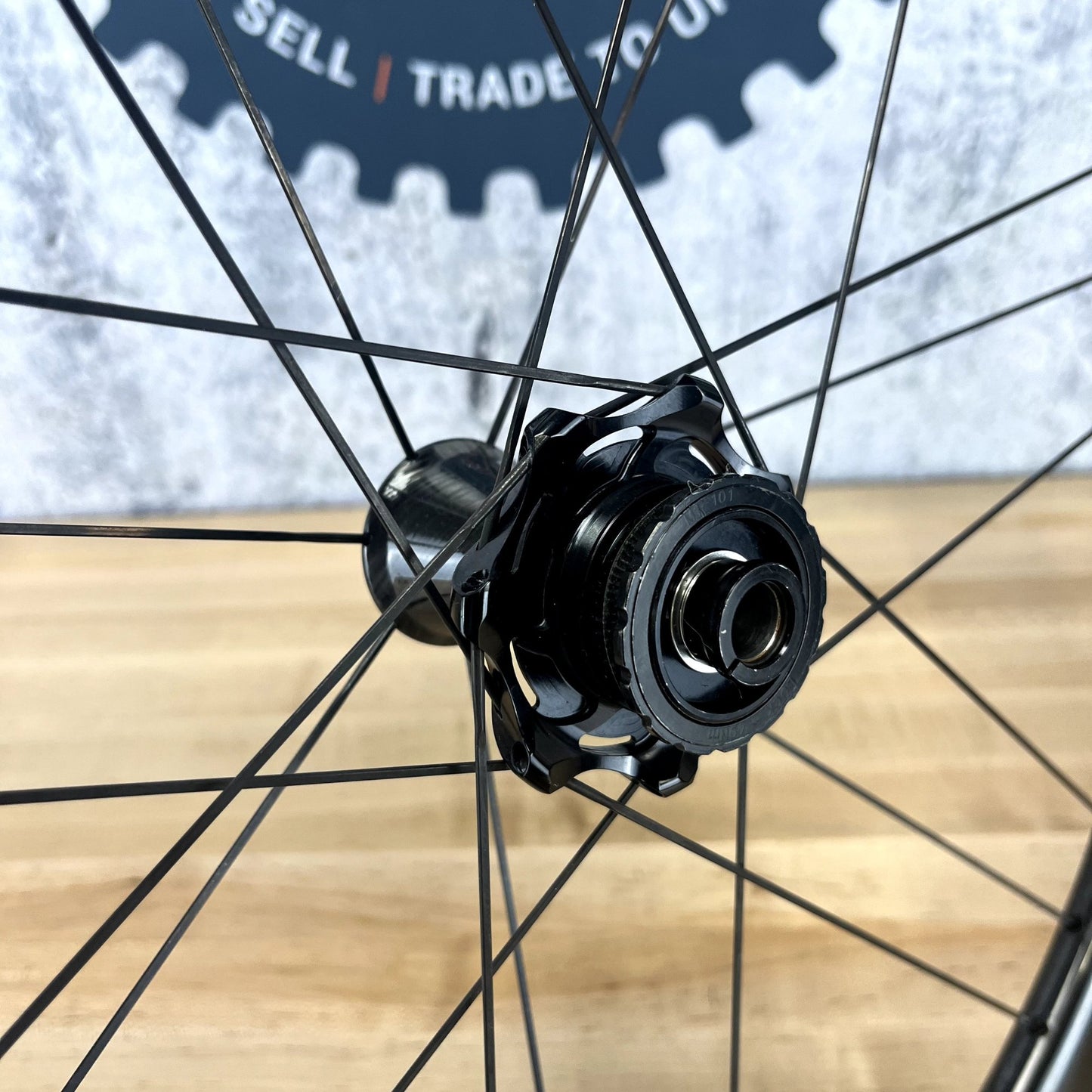 Low Mile! Campagnolo Bora Ultra WTO 80mm Carbon Disc Brake Tubeless 2-Way Fit Cult Ceramic Front Wheel