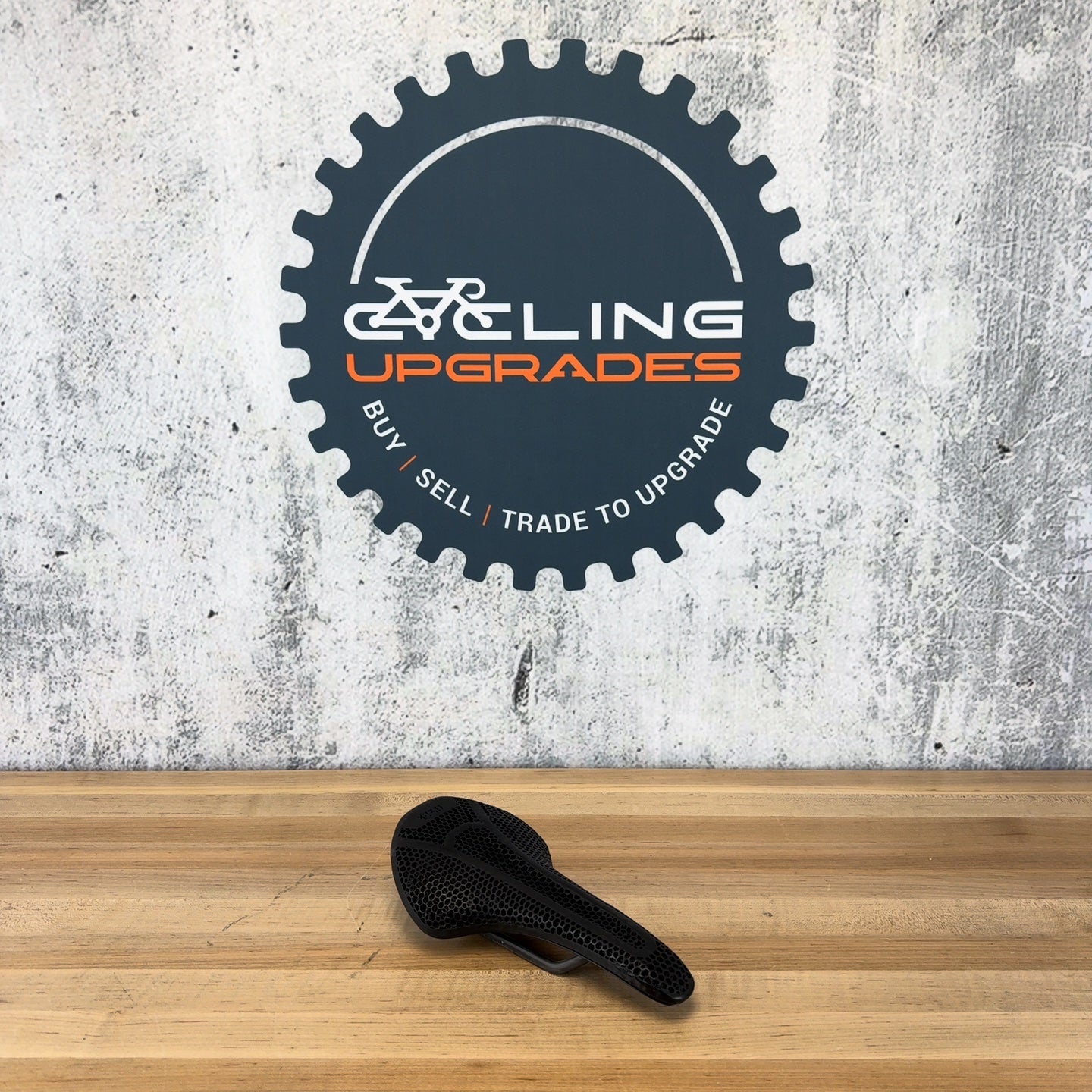 New! Fizik Vento Antares R1 Adaptive Mobius Carbon Rails 140mm Saddle MSRP $330