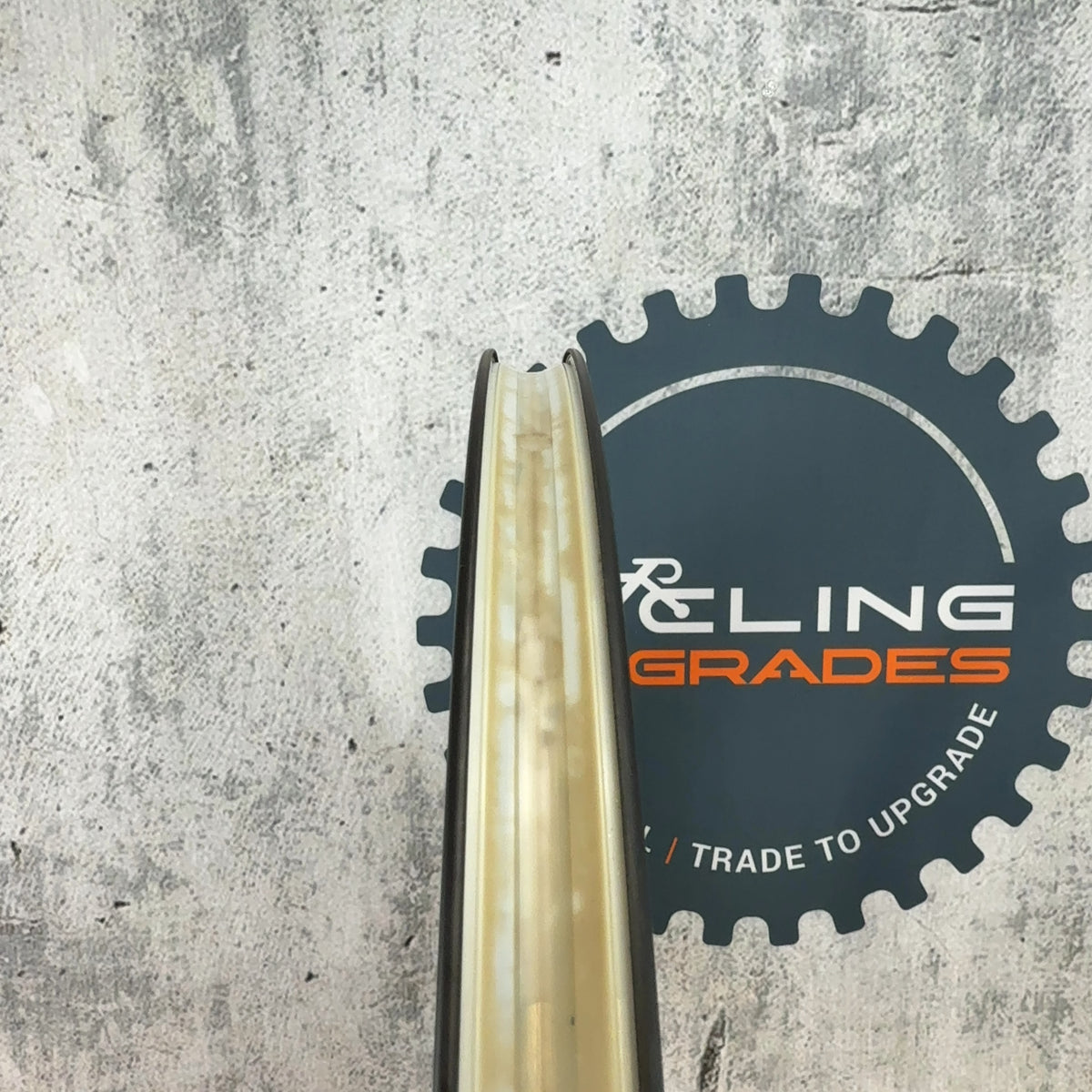 Light Use! 2023 Bontrager Aeolus Pro 3V Carbon Gravel Bike Wheelset 700c 1691g — photo 5 of 10