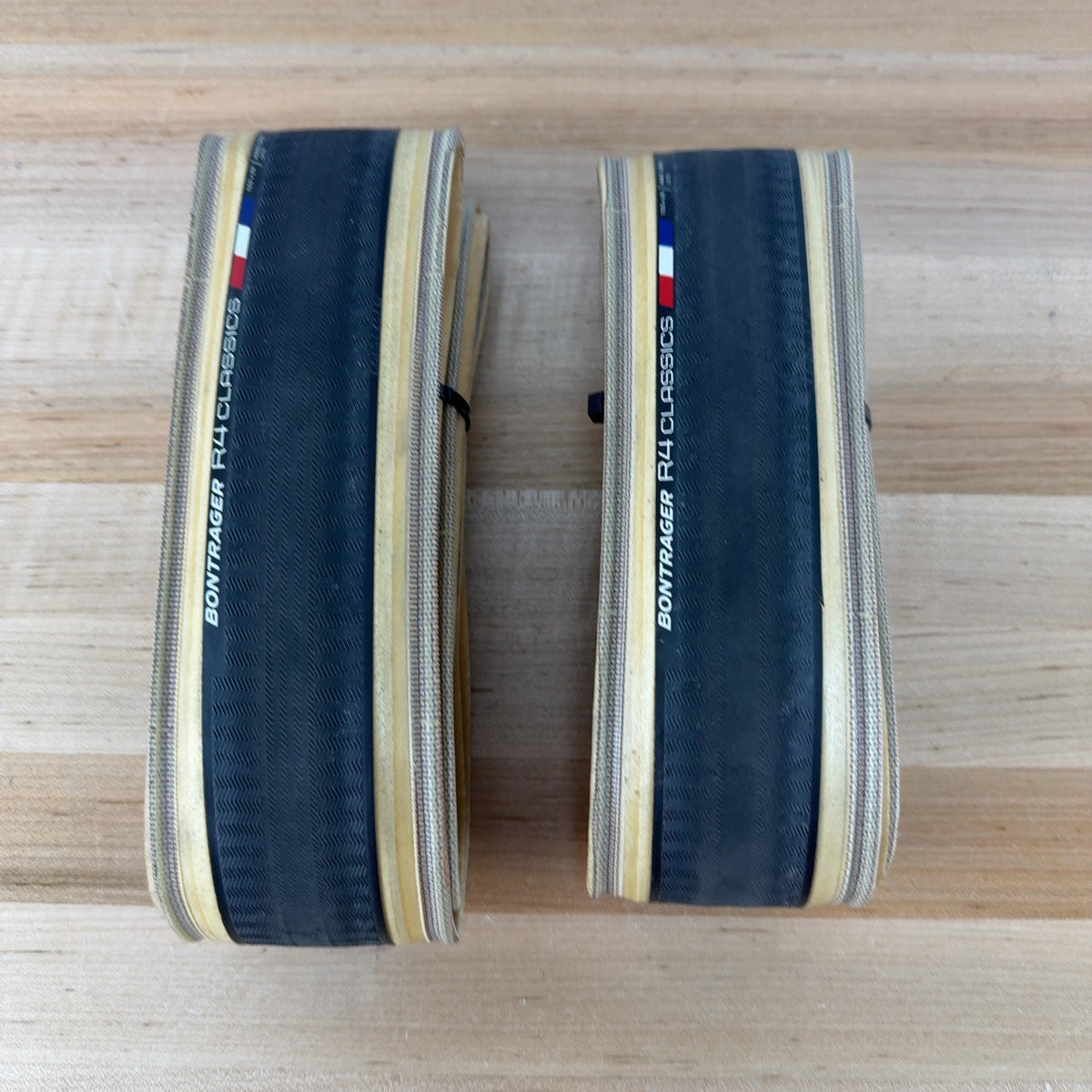 Light Use! Pair Bontrager R4 Classics Hard-Case Lite Tan 700c x 28mm Road Tires