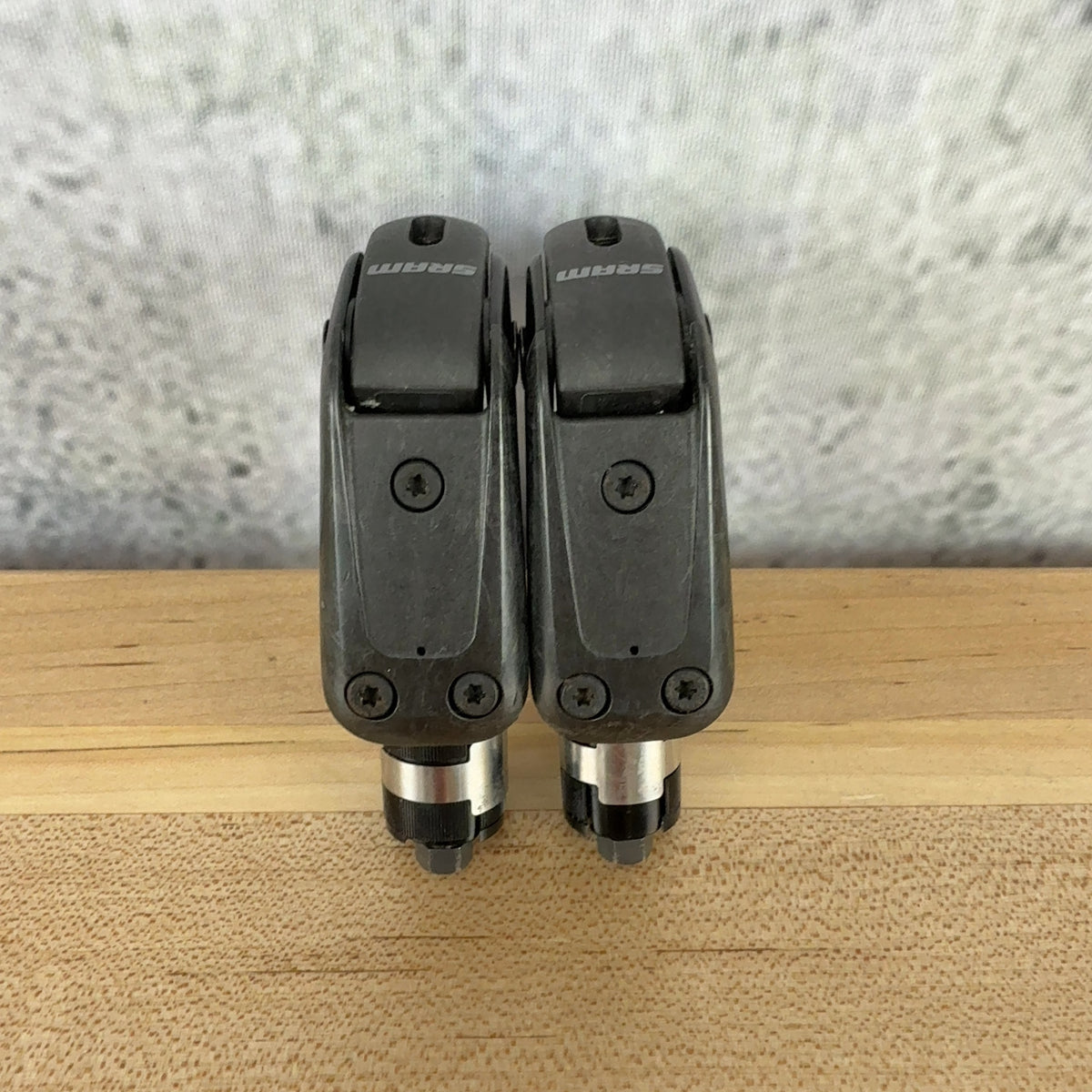 Light Use SRAM S900 Aero HydoT Flat-Mount TT/Triathlon Disc Brakeset w/ Calipers