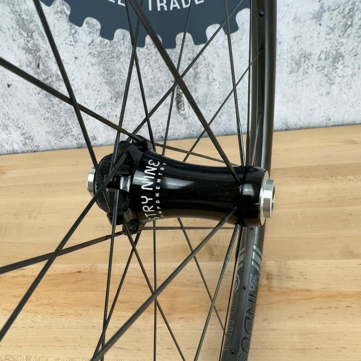 Industry Nine UL250 Solix G Carbon Tubeless Bike Wheelset 700c 1317g — photo 5 of 8