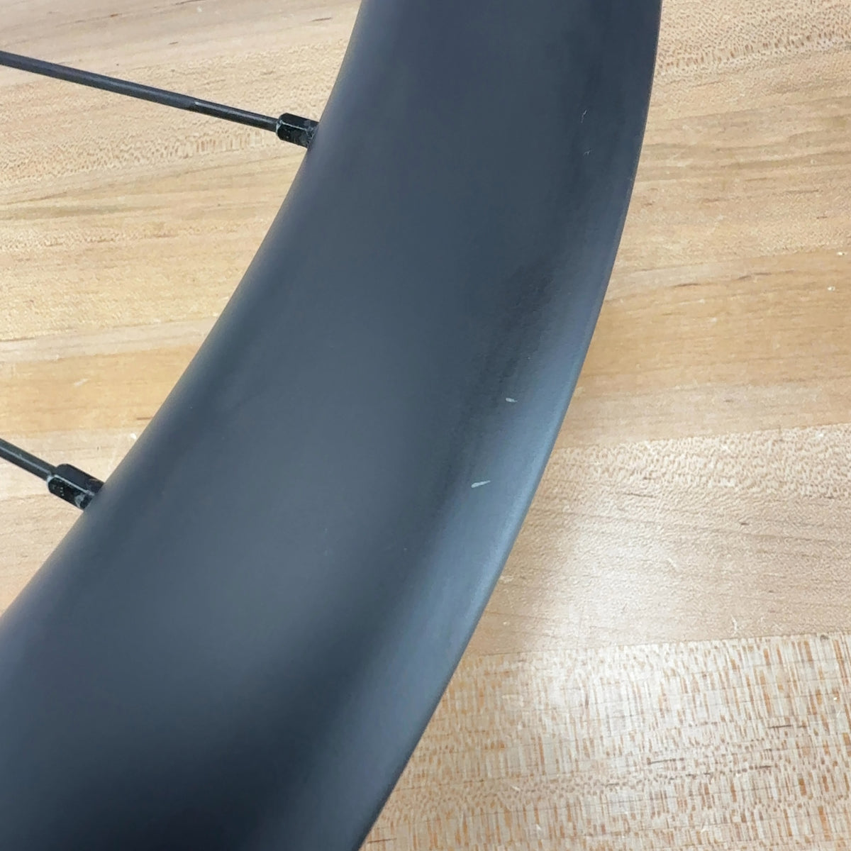 Low Mile! Thesis RCG44 700c Carbon Wheelset