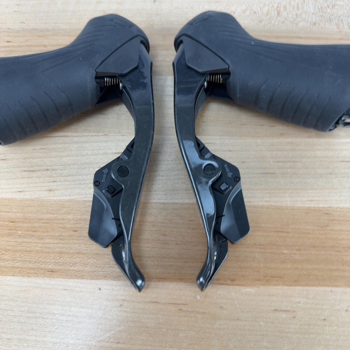 Low Mile! SRAM Force AXS E1 12/13-Speed Hydraulic Disc Brake Shifters w/Calipers — photo 5 of 9